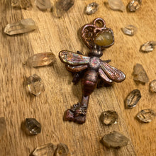 Load image into Gallery viewer, Bee Inner Beast Key with Agate and a real Starflower
