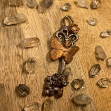 Load image into Gallery viewer, Butterfly Inner Beast Key with Quartz and a real Starflower
