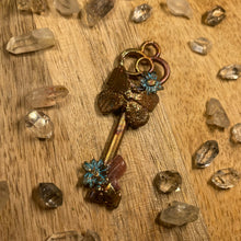 Load image into Gallery viewer, Butterfly Inner Beast Key with Tourmaline and a real Starflower
